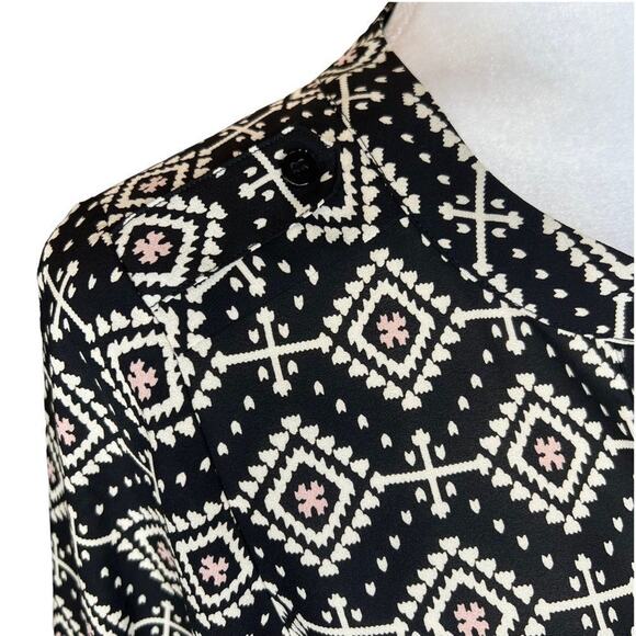 NWT Aqua Women's Aztec Geo Print Split Neck Roll-Tab Sleeve Romper XS - Picture 5 of 15